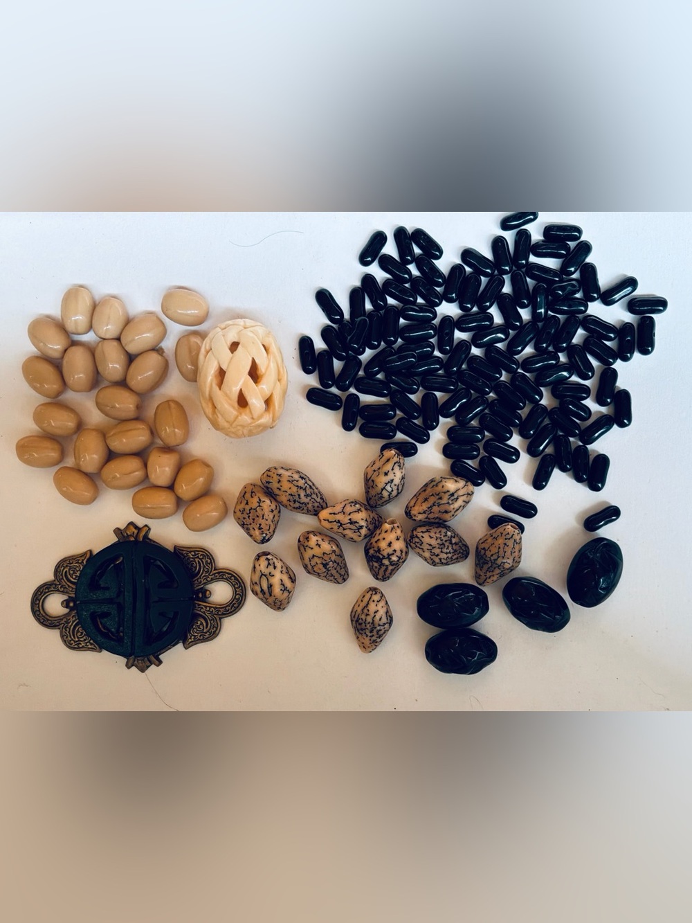 Carved bone, semi precious stone  & bead lot